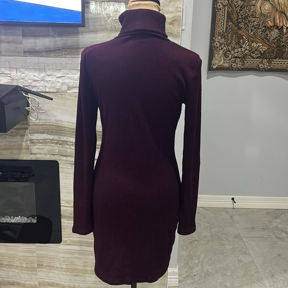 SO Turtle Neck Long Sleeve Knit Dress. Size M - Picture 5 of 11